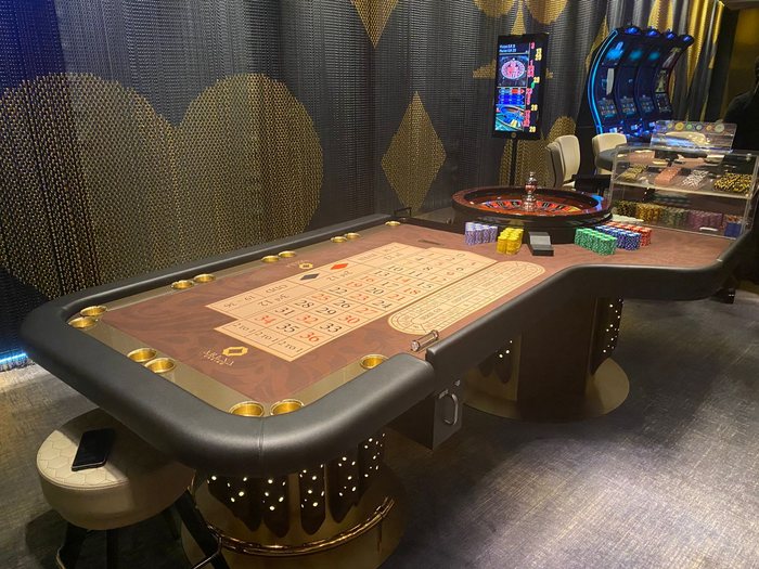 Arena Casino — Apex equipment