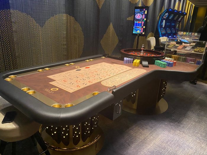 Arena Casino — Apex equipment