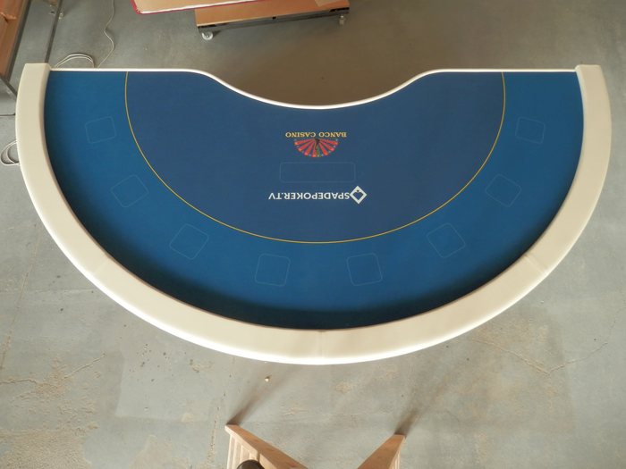 Banco Casino — Apex equipment